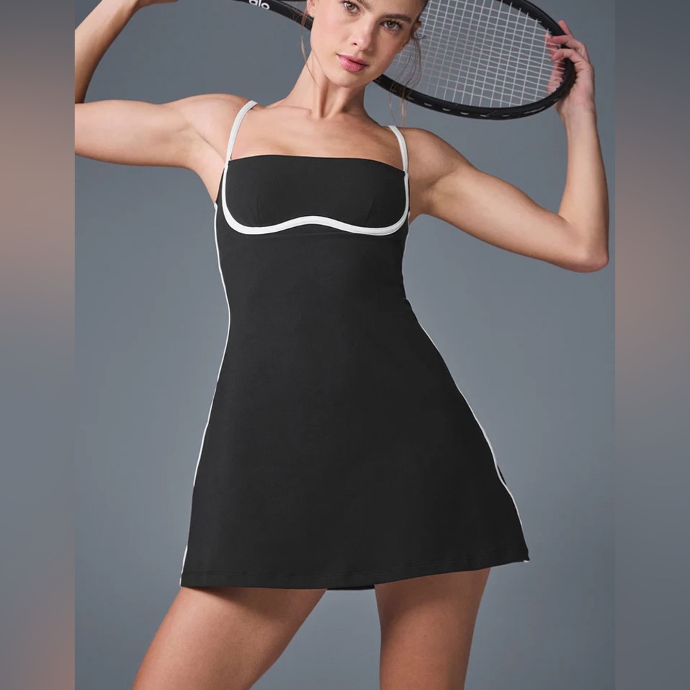 BNWT ALO Yoga Airbrush Streamlined Dress Size M